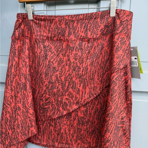 NWT Eddie‎ Bauer Kacey pull on skirt Cinnabar imprint  faux wrap stretchy size L - Picture 3 of 7